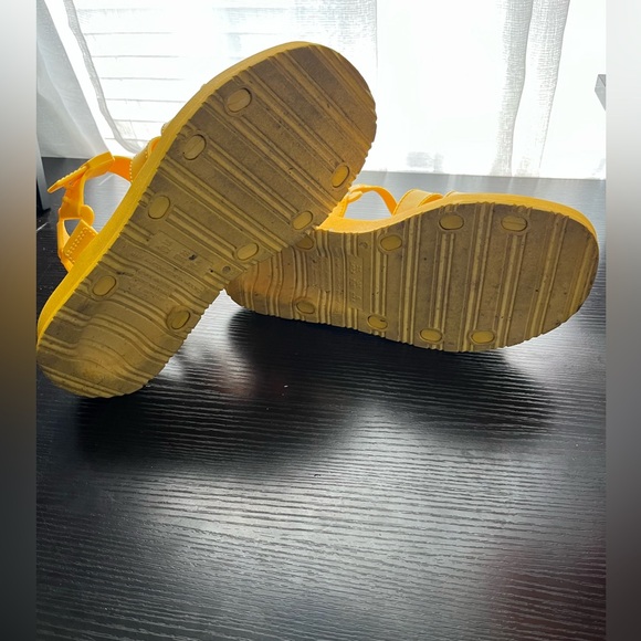 Vibrant Yellow Jellies - Picture 4 of 4